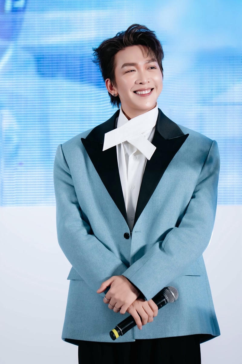 Khoảnh khắc biểu diễn ấn tượng hình nền Tăng Phúc