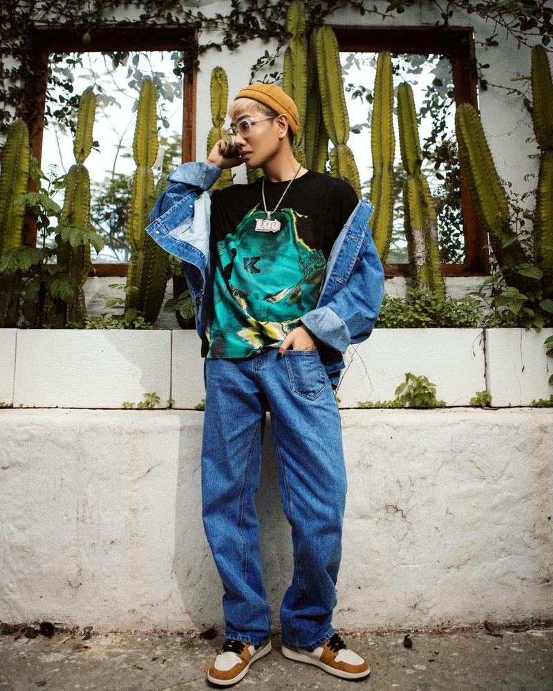 Khoảnh khắc biểu diễn cuốn hút của Lou Hoàng trên sân khấu