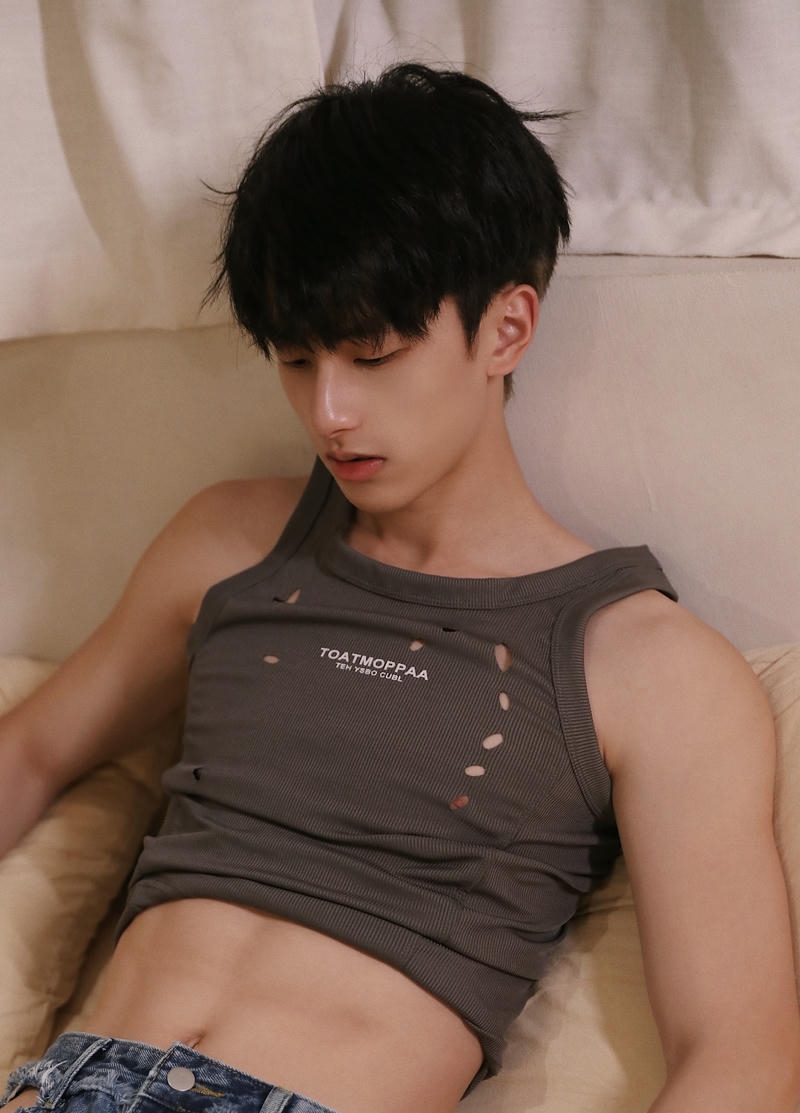 Khoảnh khắc chàng trai tạo dáng ngầu xuất hiện trong ảnh hot boy