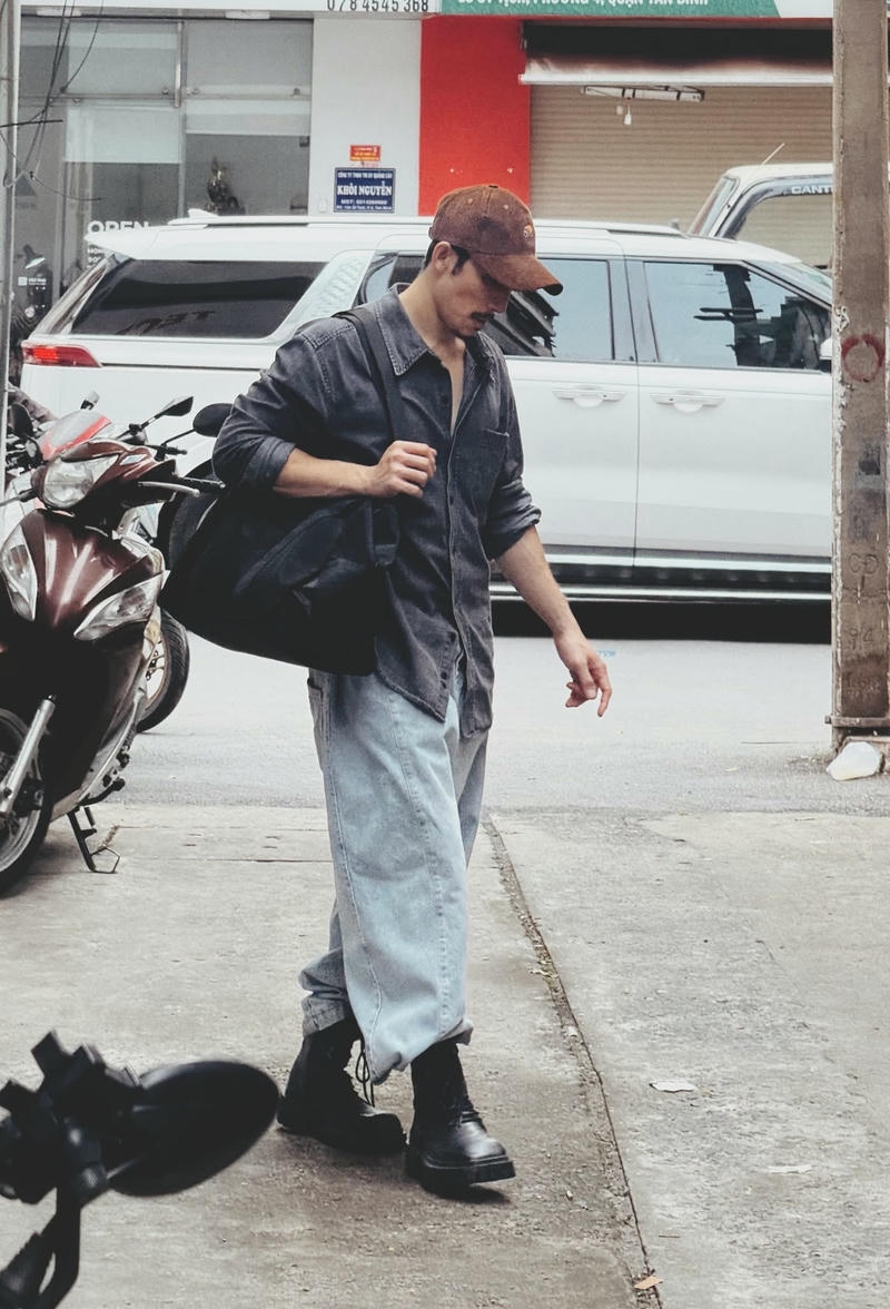 Khoảnh khắc đời thường Liên Bỉnh Phát đầy gần gũi