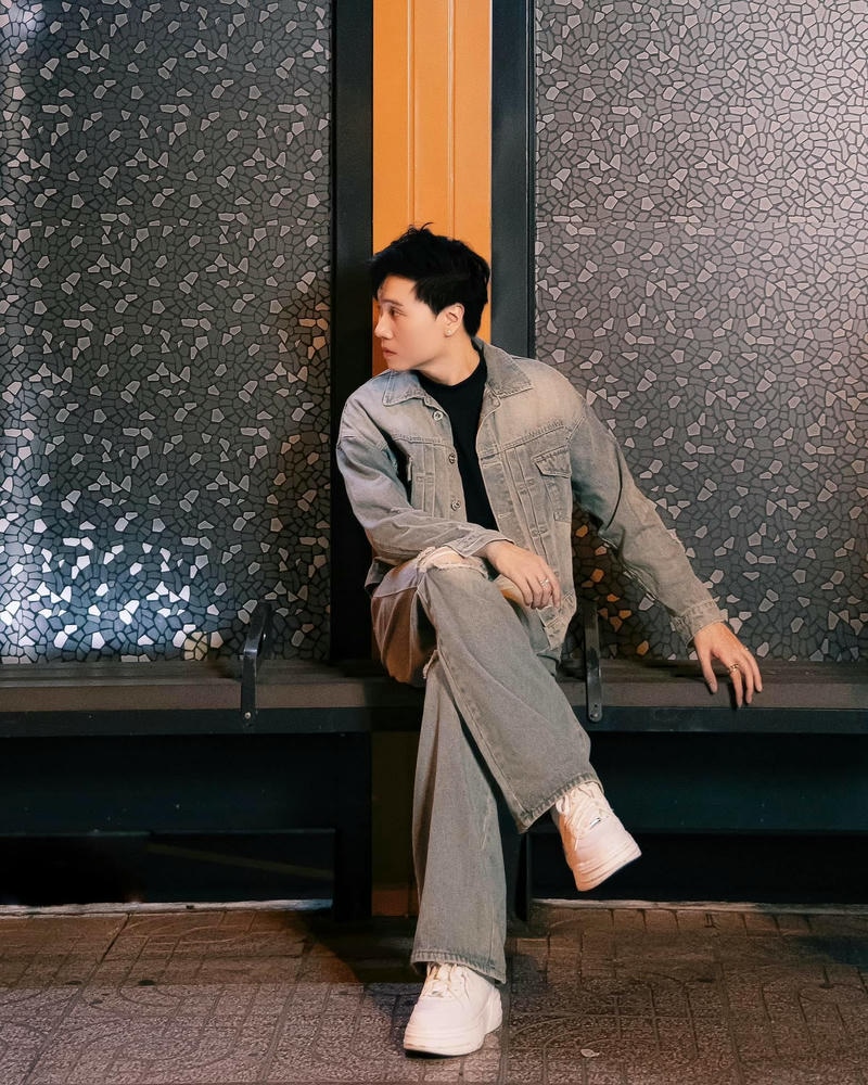 Khoảnh khắc nghệ sĩ nổi bật làm hình nền Vương Anh Tú