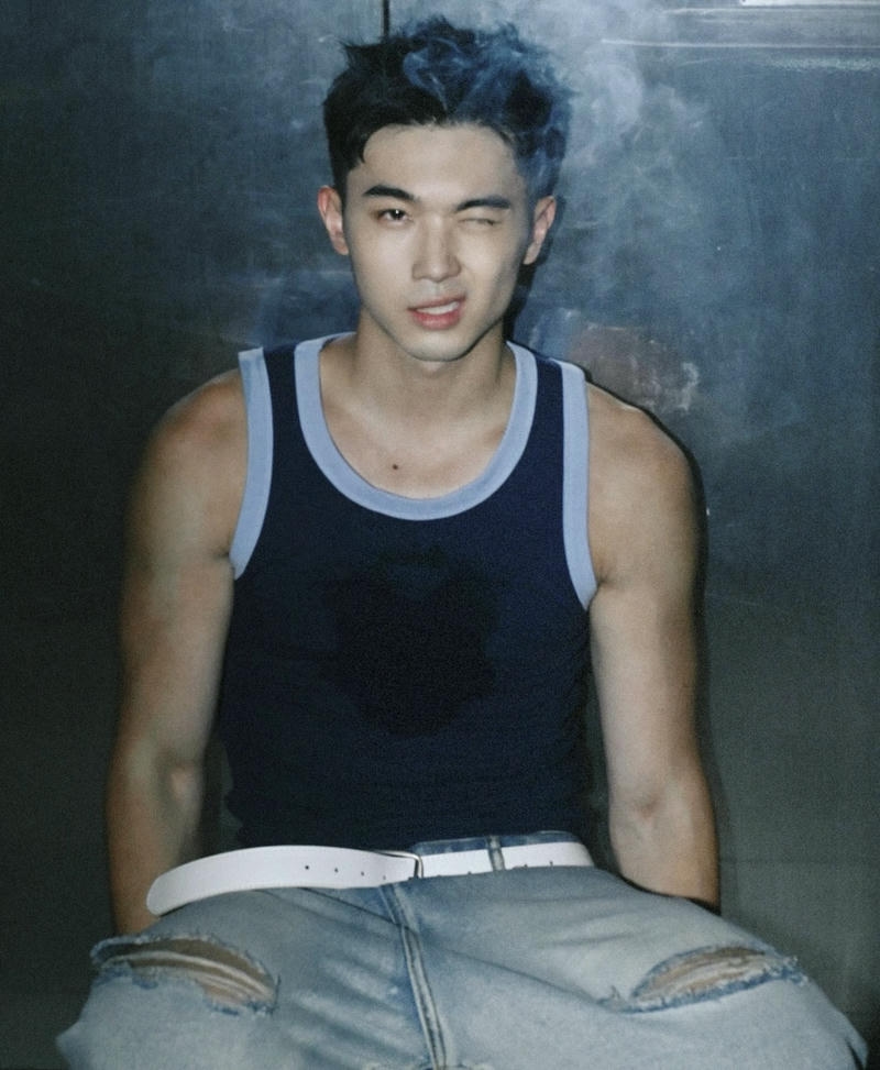 Nam sinh đẹp trai với ánh mắt hiền trong bộ ảnh hot boy