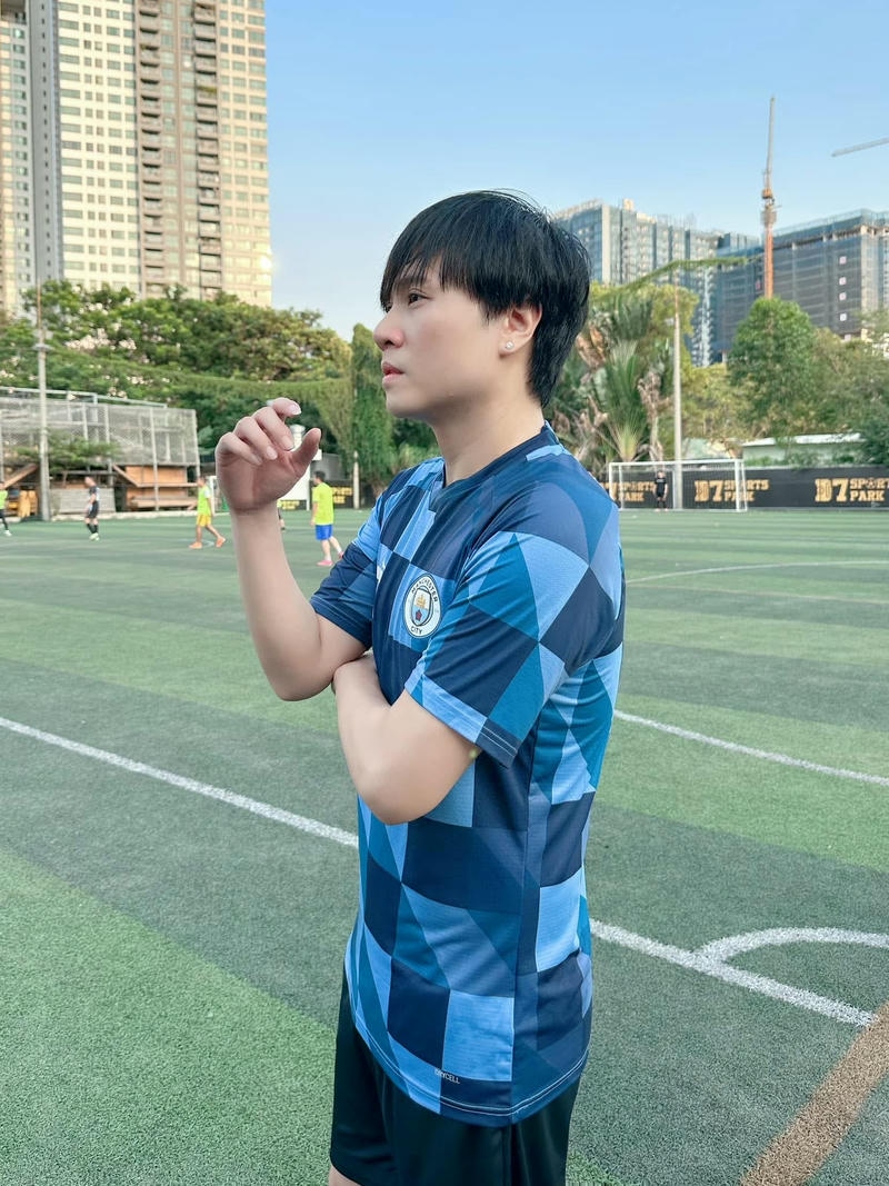 Phong cách đơn giản tinh tế của Vương Anh Tú