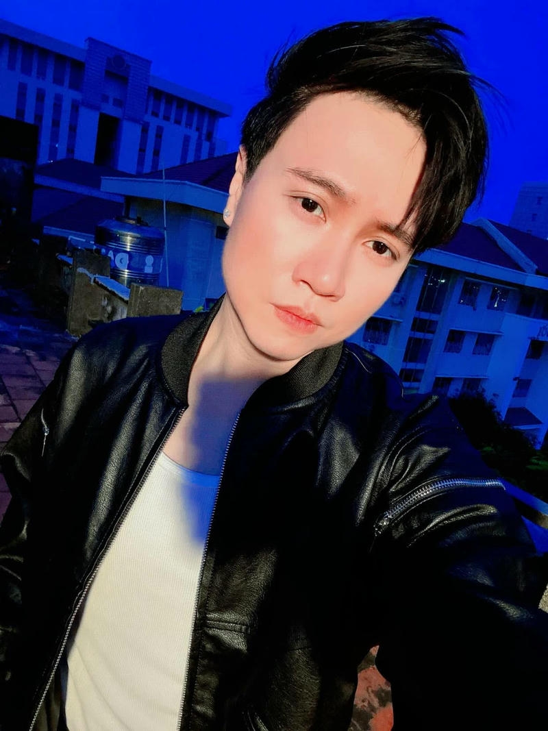 Phong cách lịch lãm phù hợp hình nền Vương Anh Tú