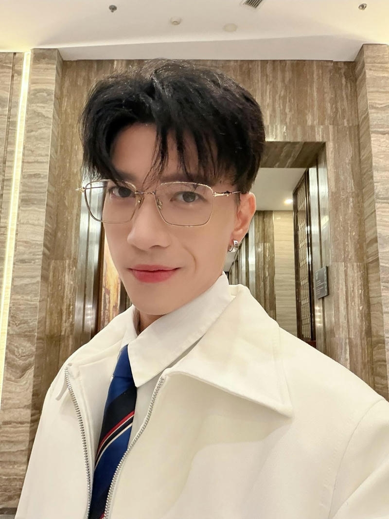 Thần thái lạnh hình nền ST Sơn Thạch đầy ấn tượng