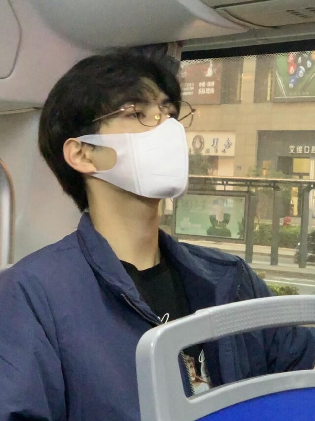 Trọn bộ 297+ ảnh trai đẹp đeo khẩu trang lạnh lùng cuốn hút