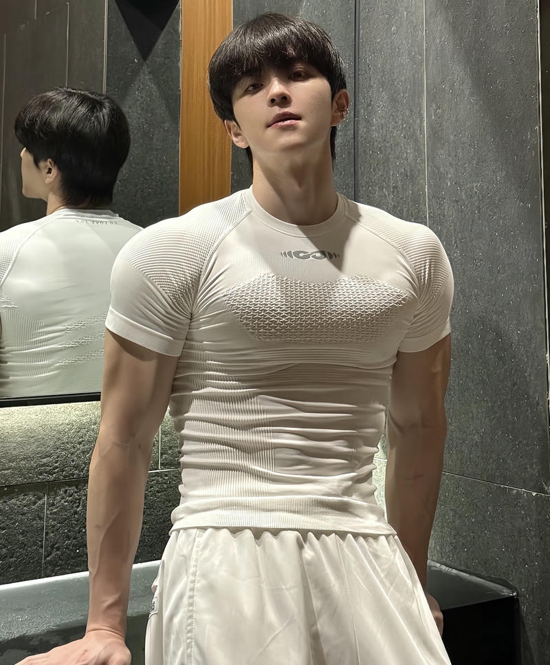 Ảnh trai 6 múi làm nền máy tính đẹp