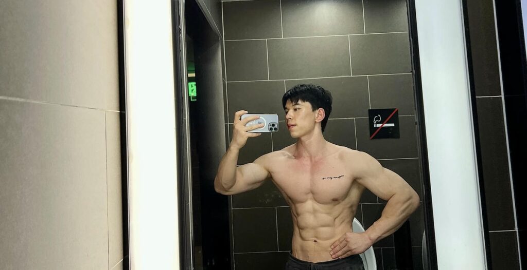 Ảnh trai 6 múi thumbnail