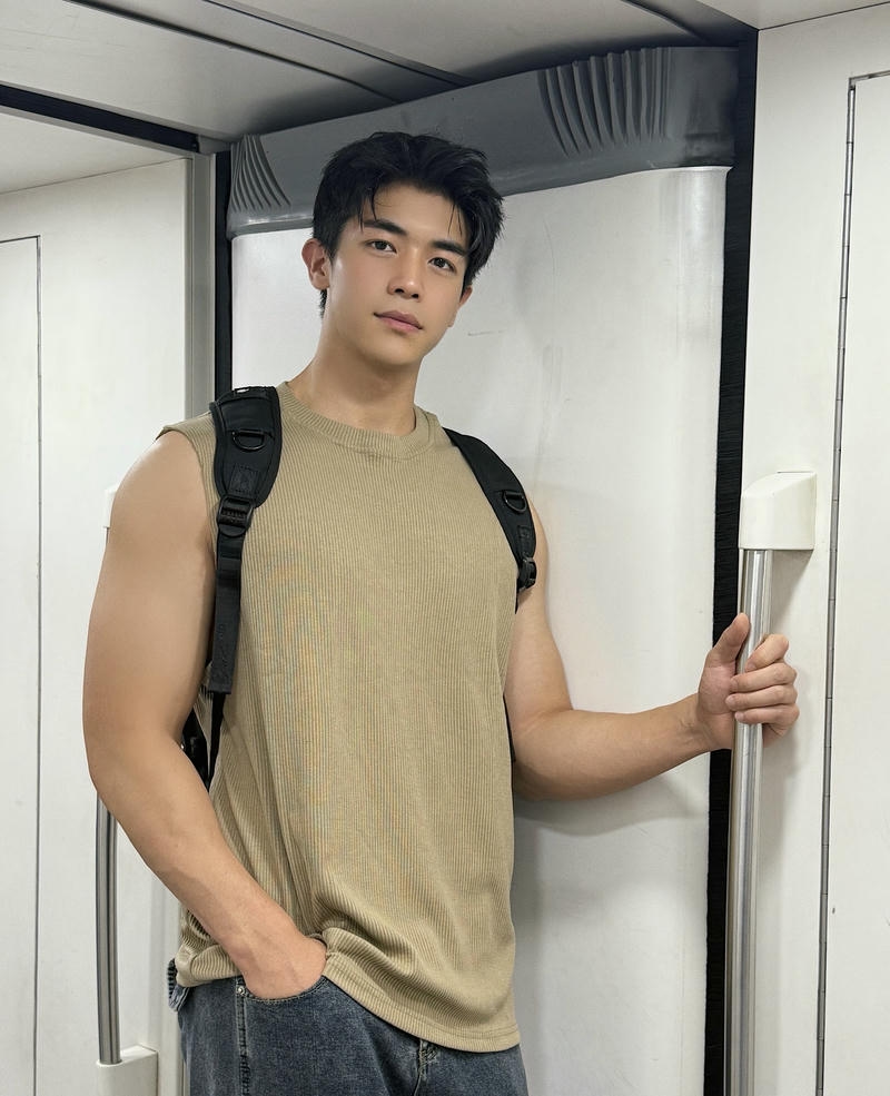 Ảnh trai đẹp rõ nét làm hình nền