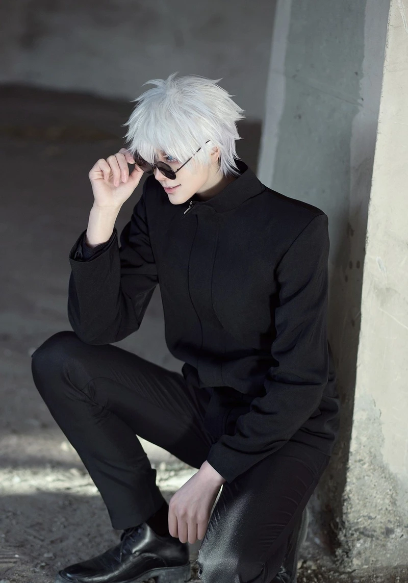 Cosplay Gojo tóc trắng đẹp trai và năng động