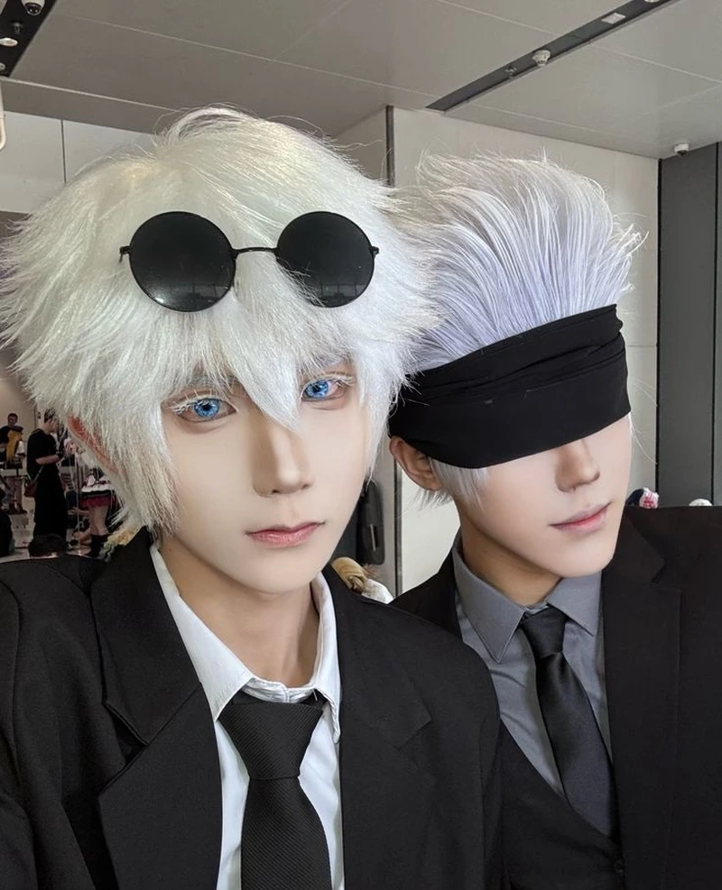 Gojo cosplay áo đen cá tính và cực kỳ cuốn hút