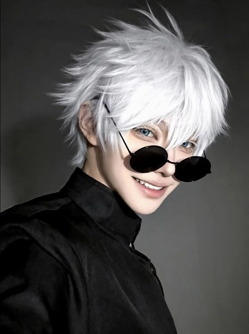 Gojo cosplay pose hành động cực ngầu và ấn tượng