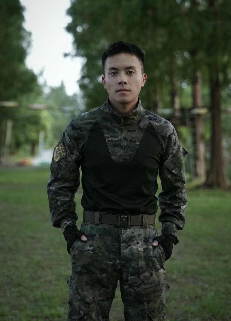 Hình ảnh quân nhân trẻ tuổi đầy cuốn hút