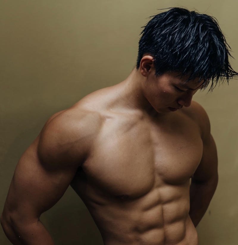 Hình ảnh trai 6 múi trong phòng tập gym