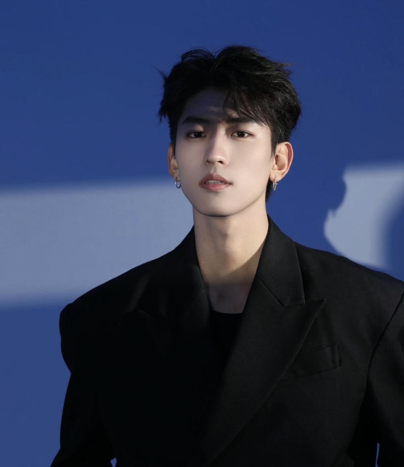 Hình ảnh trai đẹp ánh sáng tự nhiên