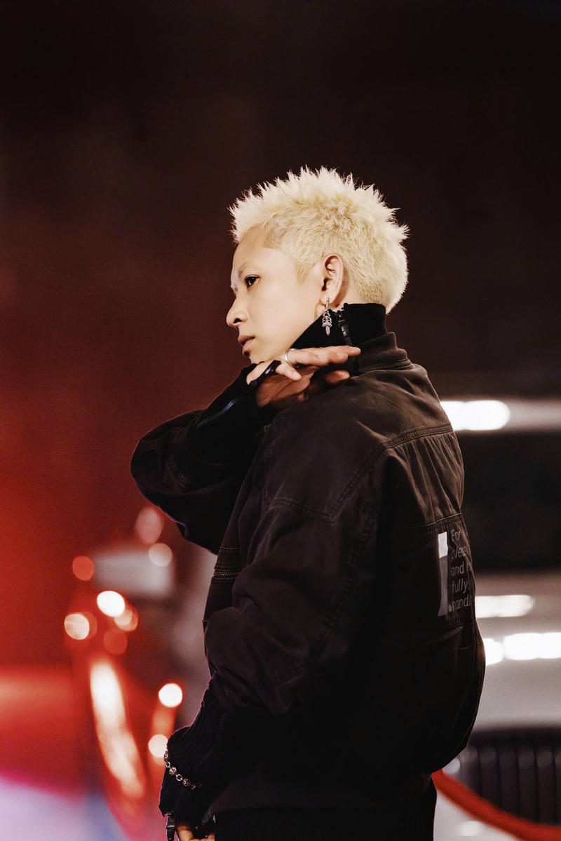 Hình nền Ricky Star với ánh mắt thu hút nổi bật