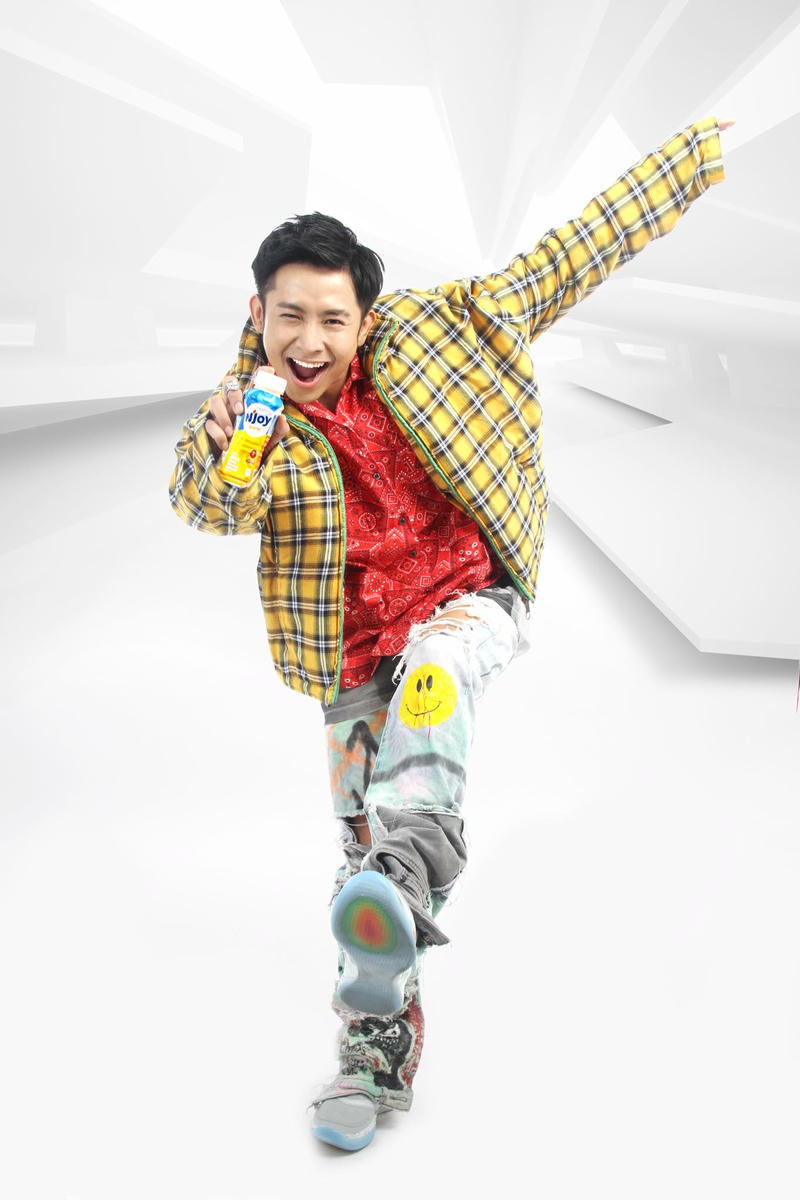 Hình nền Ricky Star với phong cách hiện đại trẻ trung