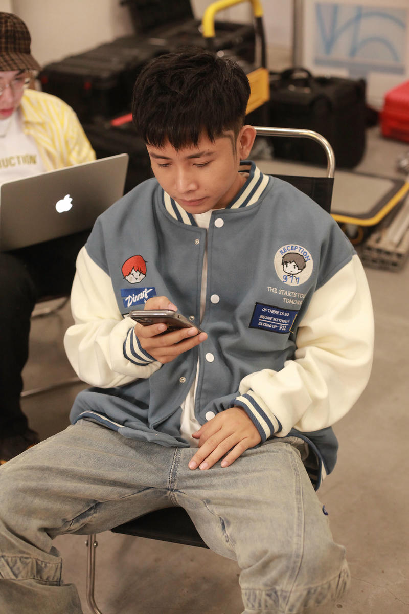 Khoảnh khắc chill nhẹ mang vibe hình nền Ricky Star