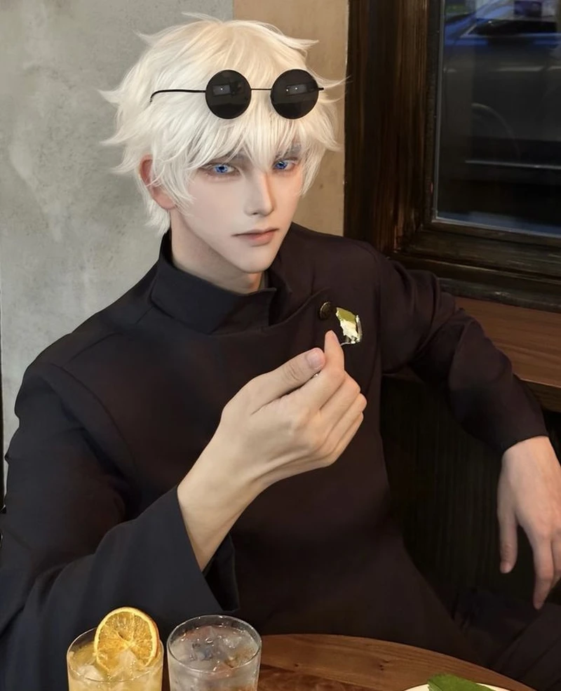 Lung linh hình cosplay Gojo Satoru đẹp trai hot trend