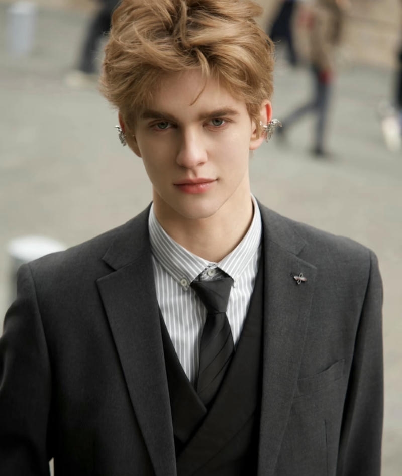 Nam giới trẻ với vẻ ngoài điển trai