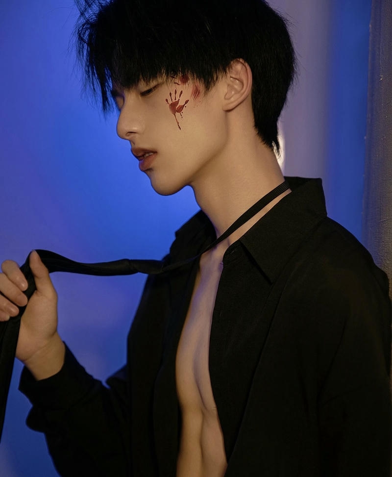 Nam giới vóc dáng thể thao đầy nam tính