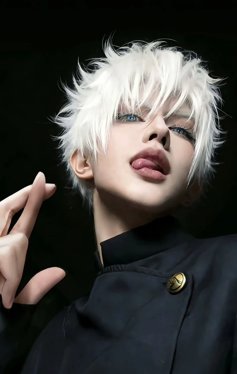 Tối màu Gojo cosplay phiên bản huyền bí ấn tượng