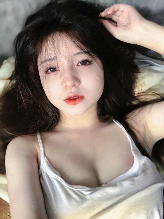ảnh gái múp phong cách cuốn hút