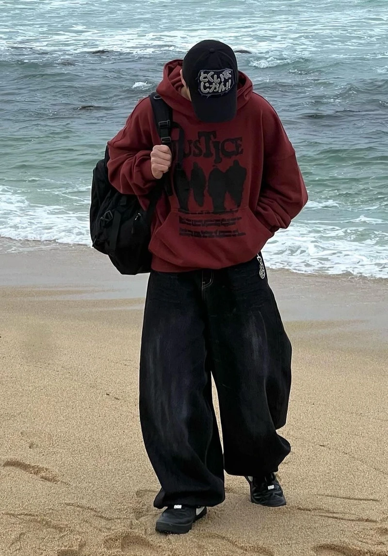 ảnh nam che mặt khoảnh khắc đứng yên đầy cảm xúc