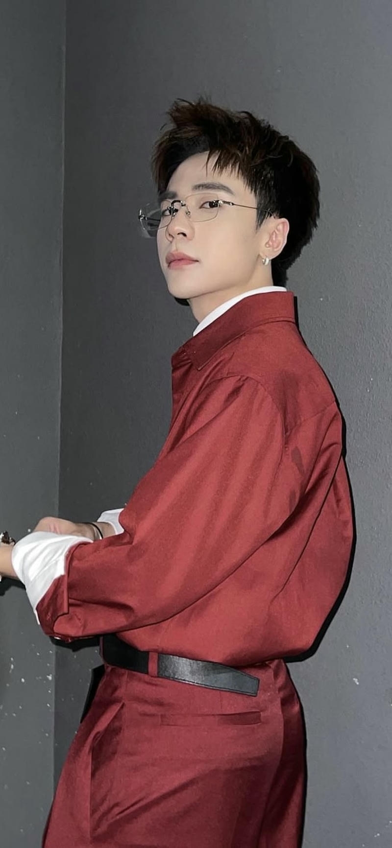 ảnh nền Quang Hùng MasterD ánh sáng màu nổi bật