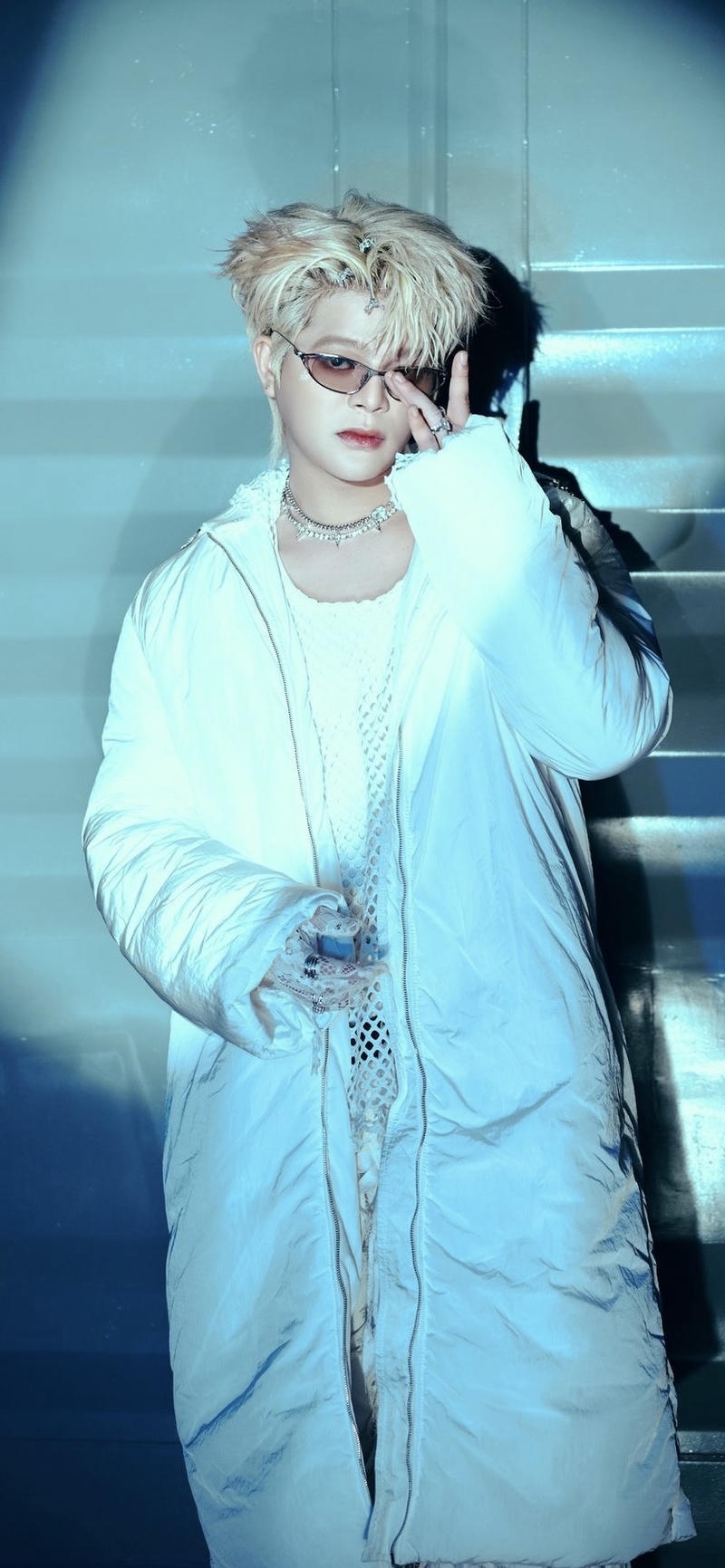 ảnh nền Rhyder tạo dáng chuyên nghiệp