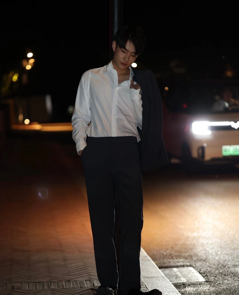 ảnh sad boy lạnh lùng bước đi trong đêm