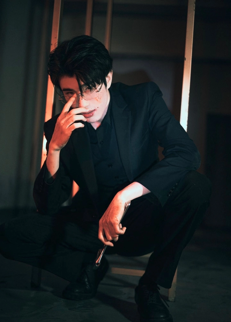 ảnh sad boy lạnh lùng mặc vest cực ngầu