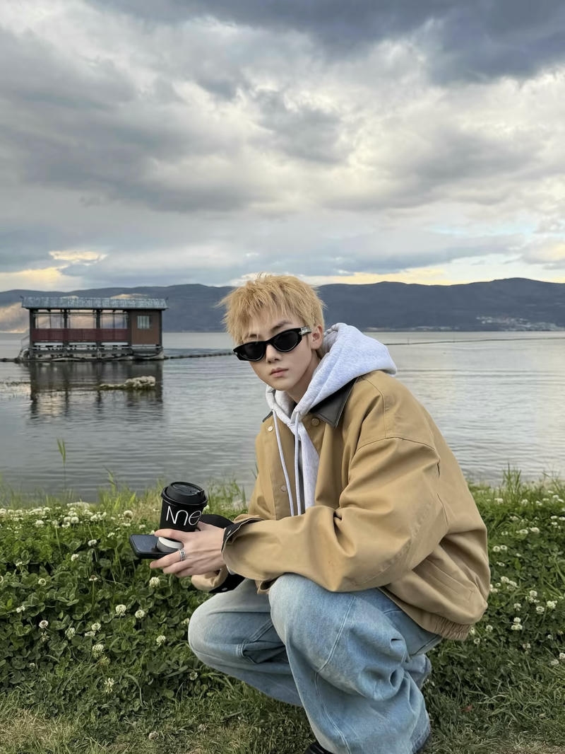 ảnh trai douyin đẹp trai ánh nhìn cực chất