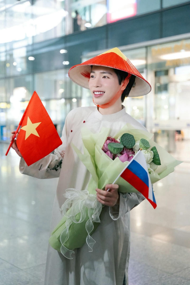 hình ảnh Đức Phúc cute đội nón lá