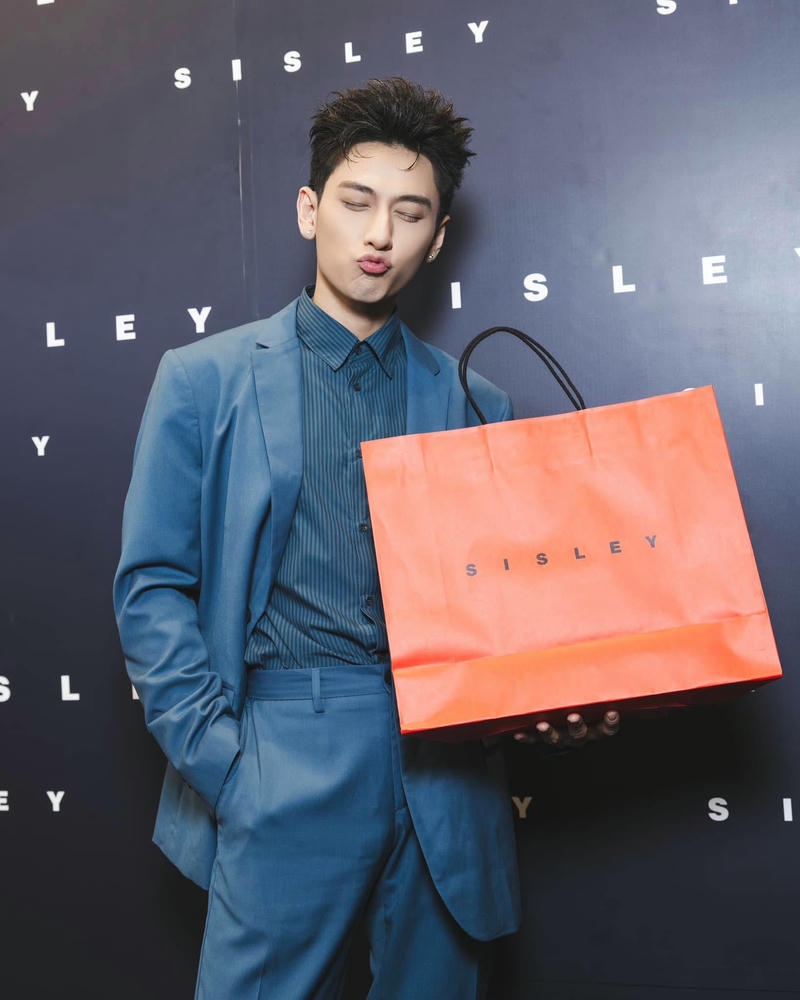 hình ảnh Isaac cute đi sự kiện