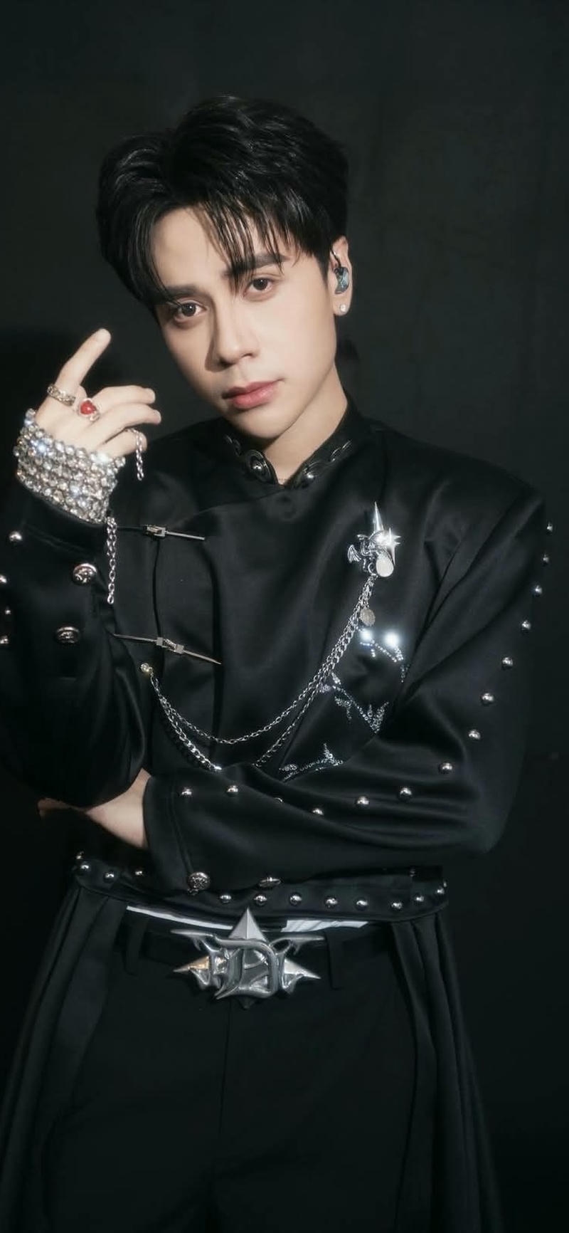 hình ảnh hình nền Quang Hùng MasterD thần thái tự nhiên