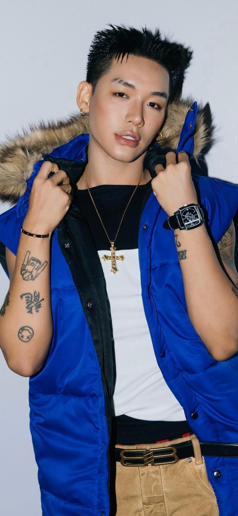 hình ảnh nền Wean thần thái nghệ sĩ nổi bật