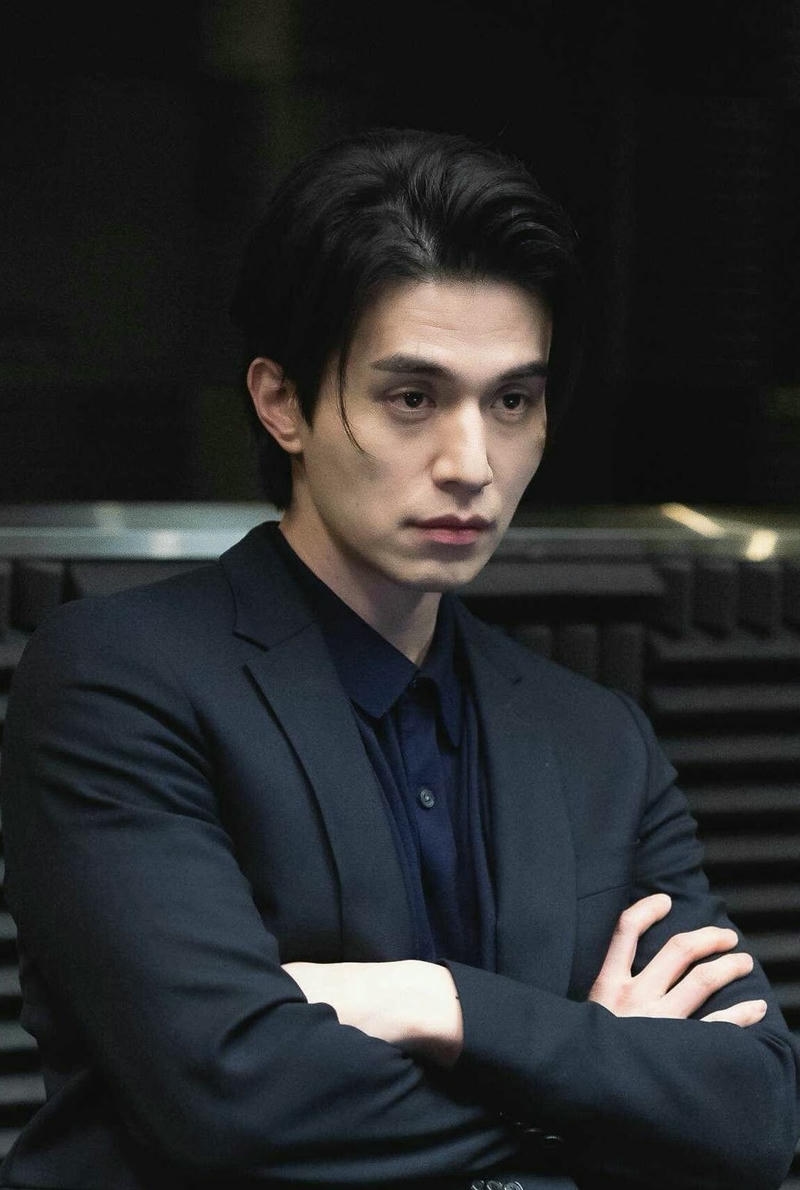 hình ảnh trai Hàn Quốc mặc đồ đen cá tính