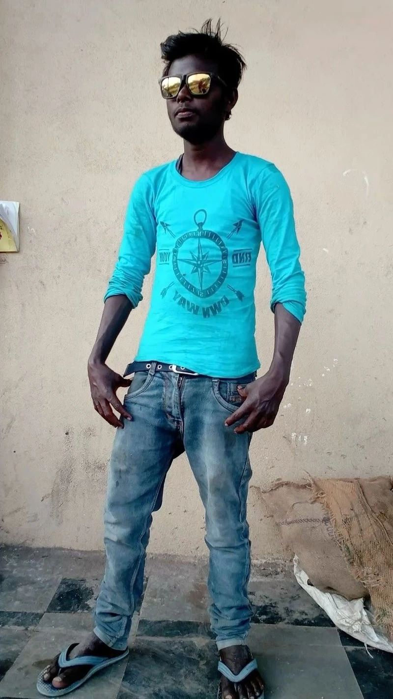 hình ảnh trai xấu biểu cảm lúng túng tự nhiên