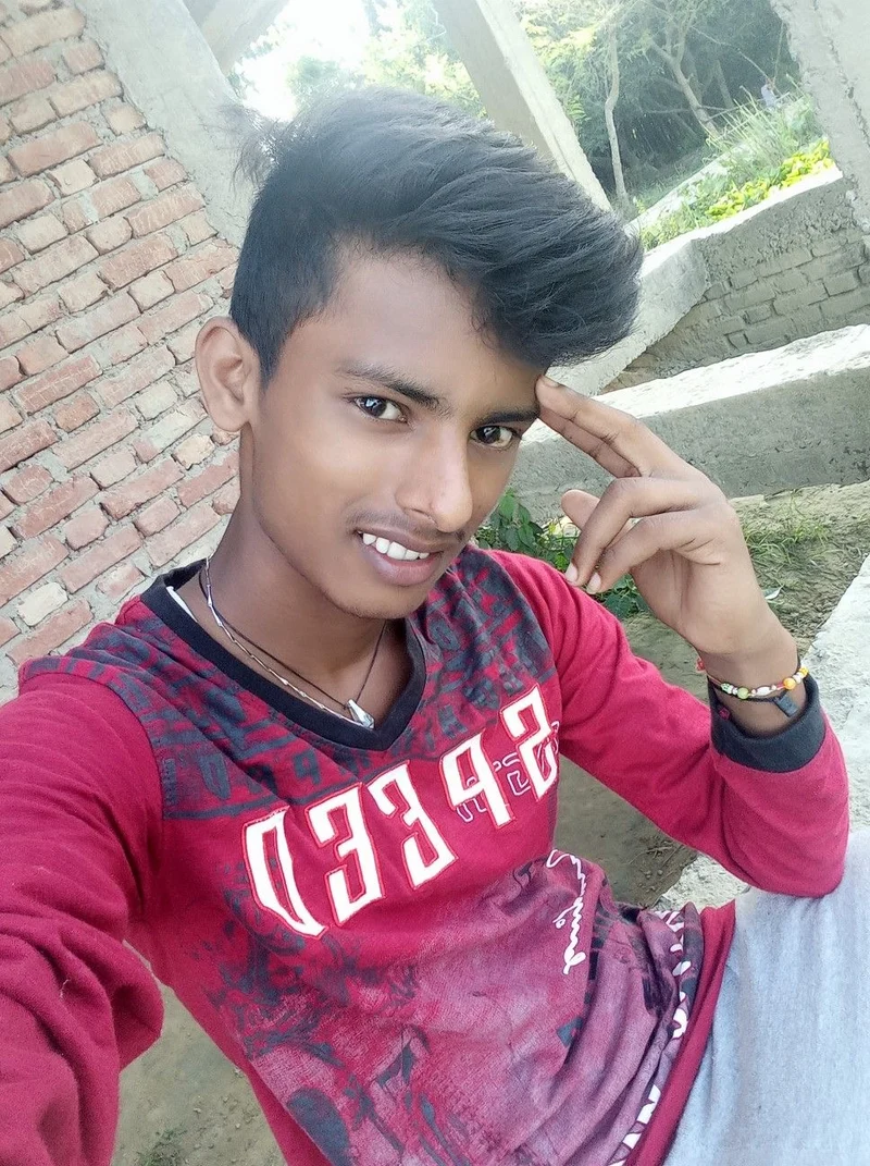 hình ảnh trai xấu phong cách đời thường giản dị