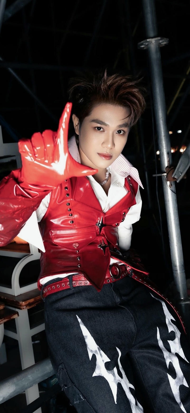 hình nền Captain Boy ấn tượng với phong thái tự tin