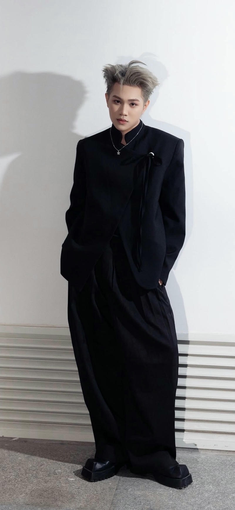 hình nền Captain Boy đậm chất nghệ sĩ trẻ tài năng