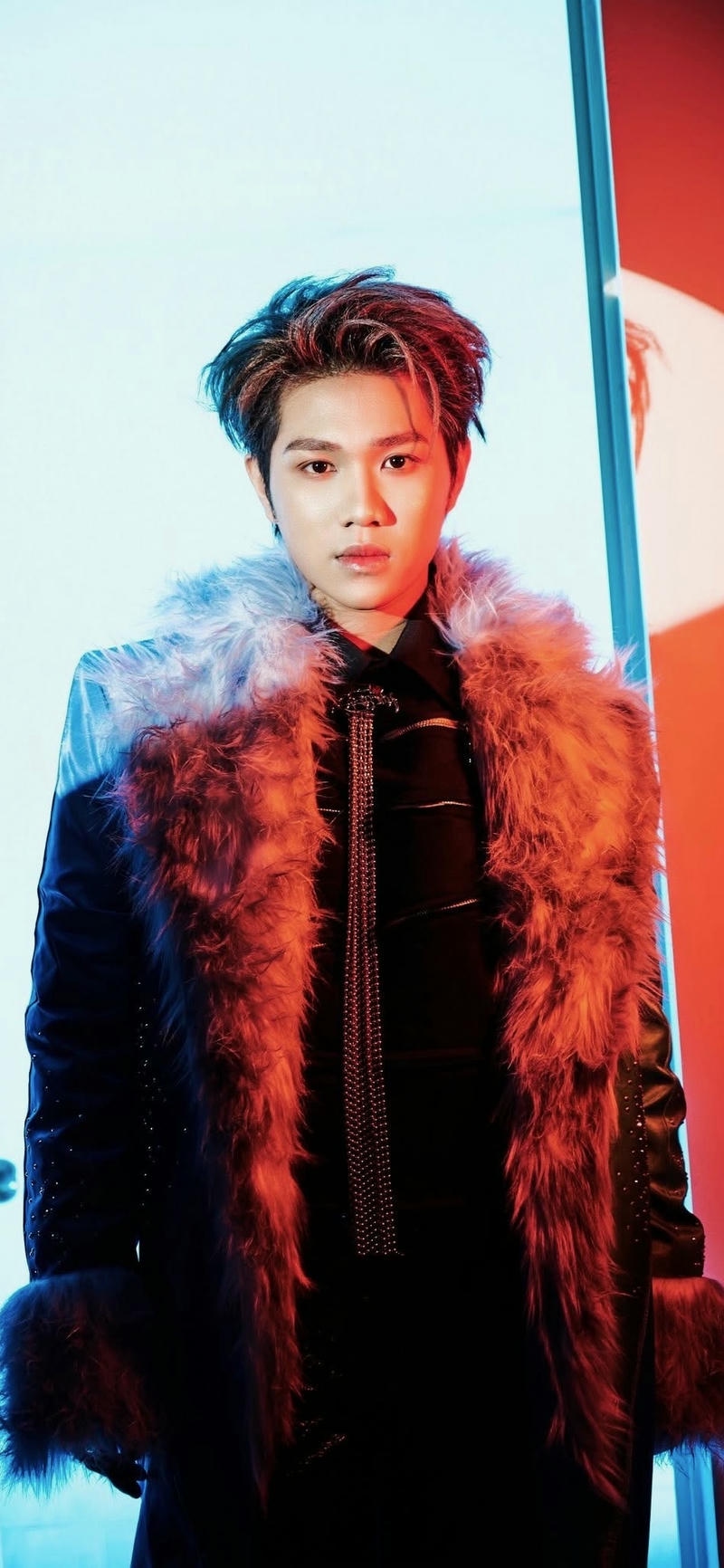 hình nền Captain boy biểu cảm lạnh