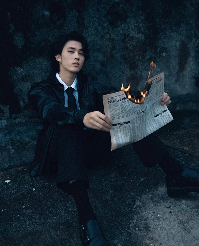 hình sad boy lạnh lùng mặc đồ đen đầy khí chất