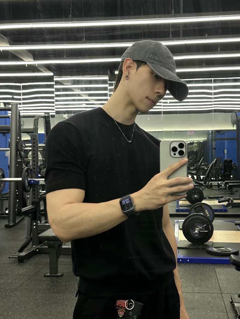 hình trai douyin đẹp trai chụp selfie rõ nét