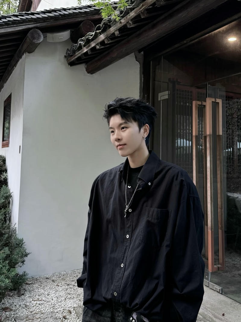 hình trai douyin đẹp trai tóc ngắn gọn gàng