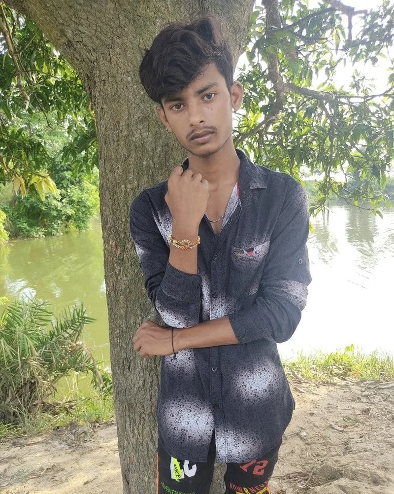 hình trai xấu ánh mắt sâu buồn nhẹ nhàng