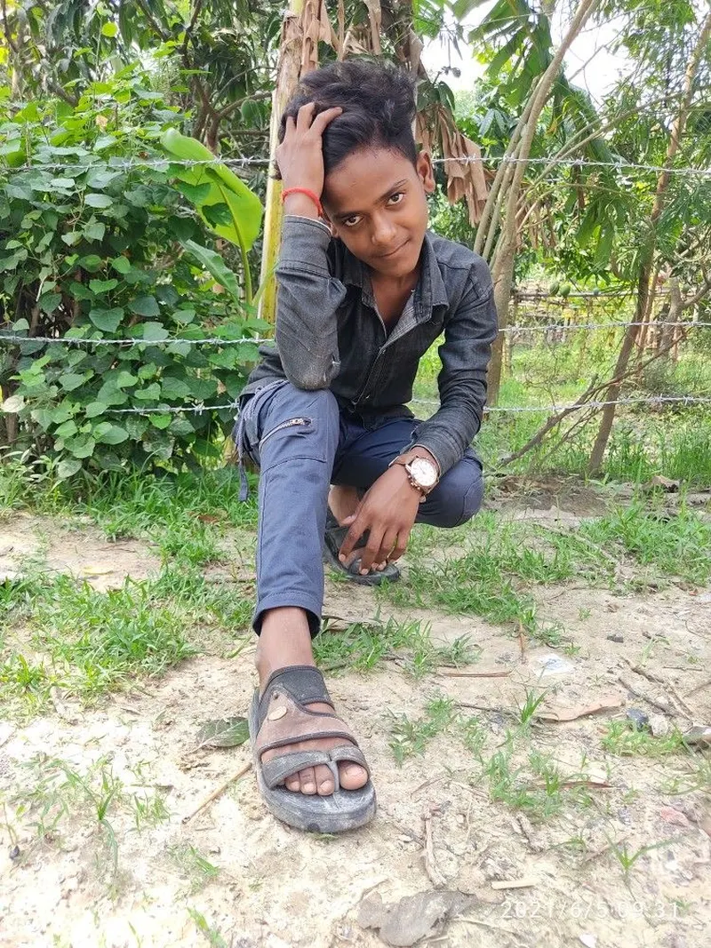 hình trai xấu gương mặt góc cạnh lạ mắt