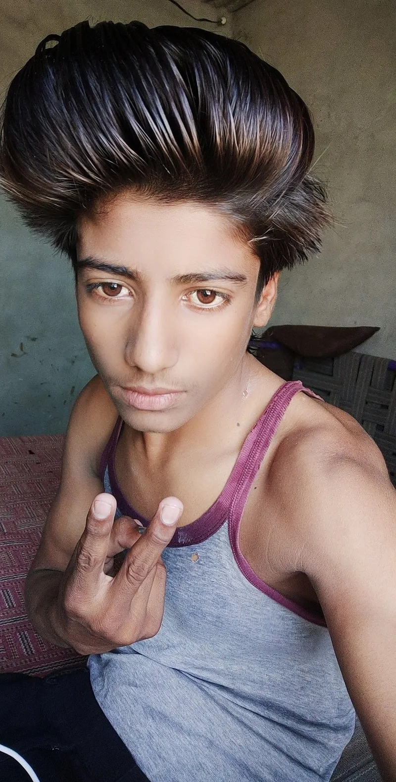 hình trai xấu phong thái riêng không hòa lẫn