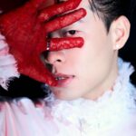 nền Hurrykng hững hờ lôi cuốn với găng tay đỏ